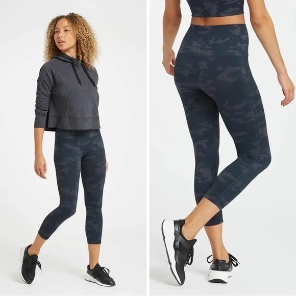 Spanx Cropped Look At Me Now Seamless Camo Black Athleisure Stretch Leggings - Picture 1 of 16